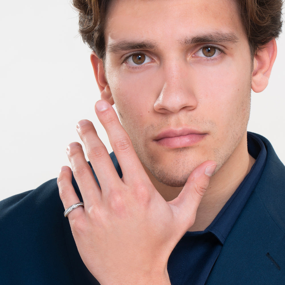 ANILLO DE ACERO PARA HOMBRE Y MUJER CON CRISTALES BLANCOS
