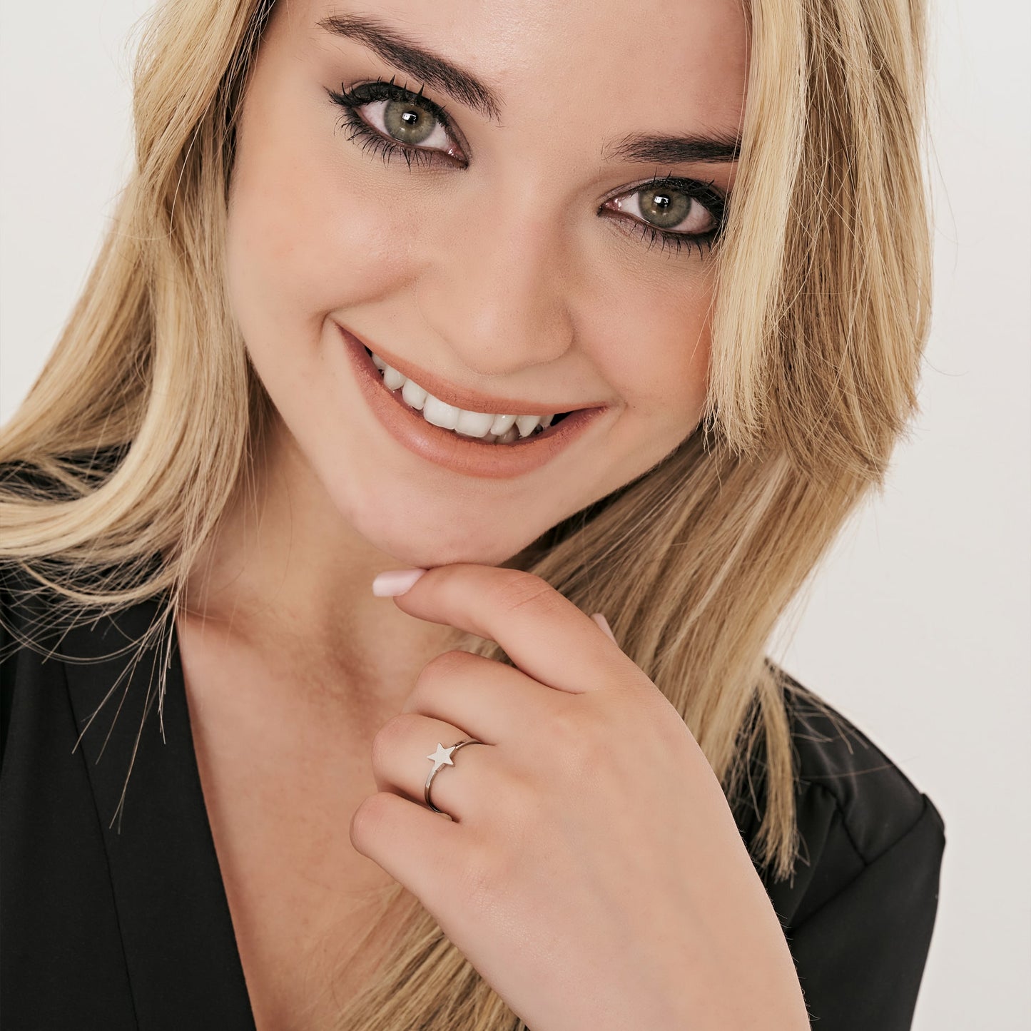 ANILLO DE ACERO PARA MUJERES CON ESTRELLA