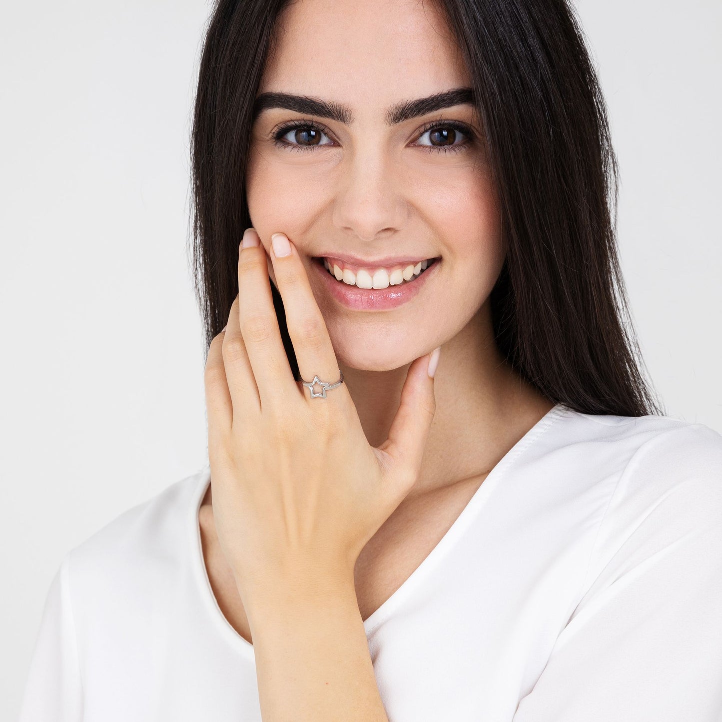 ANILLO DE ACERO PARA MUJER CON ESTRELLA HUECA