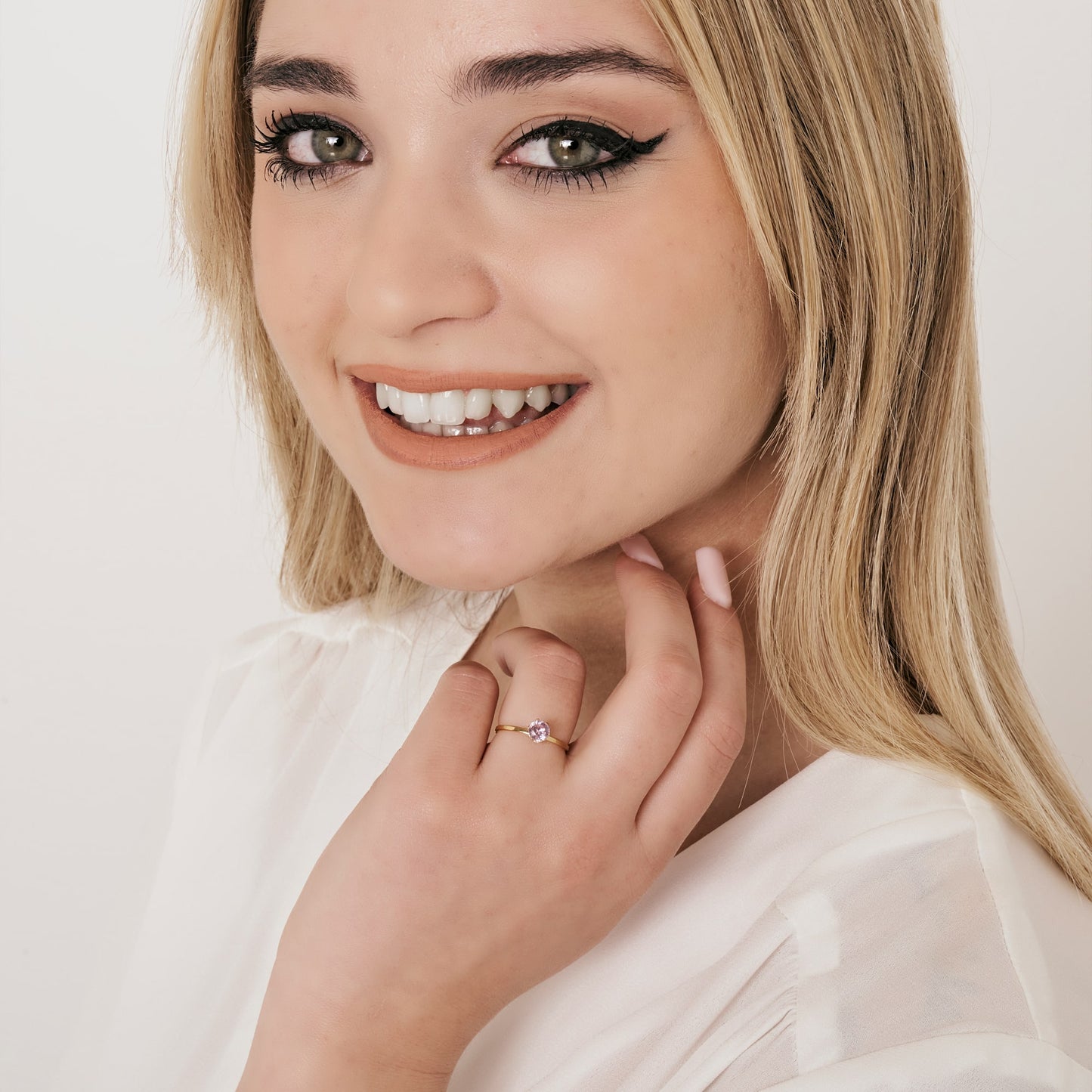 ANILLO SOLITARIO DE ACERO PARA MUJER CON CRISTAL ROSA