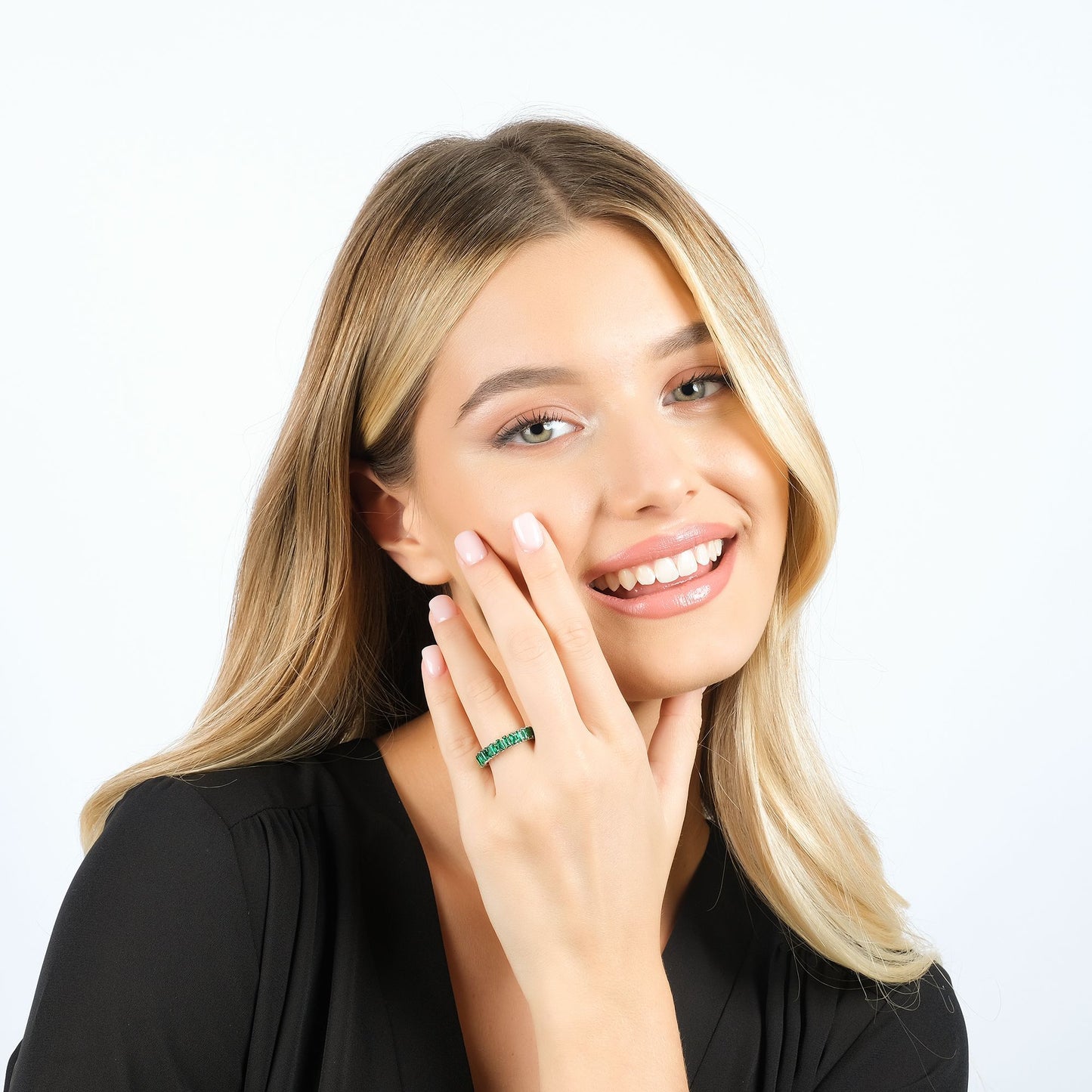 ANILLO AJUSTABLE DE ACERO PARA MUJER CON CRISTALES VERDES