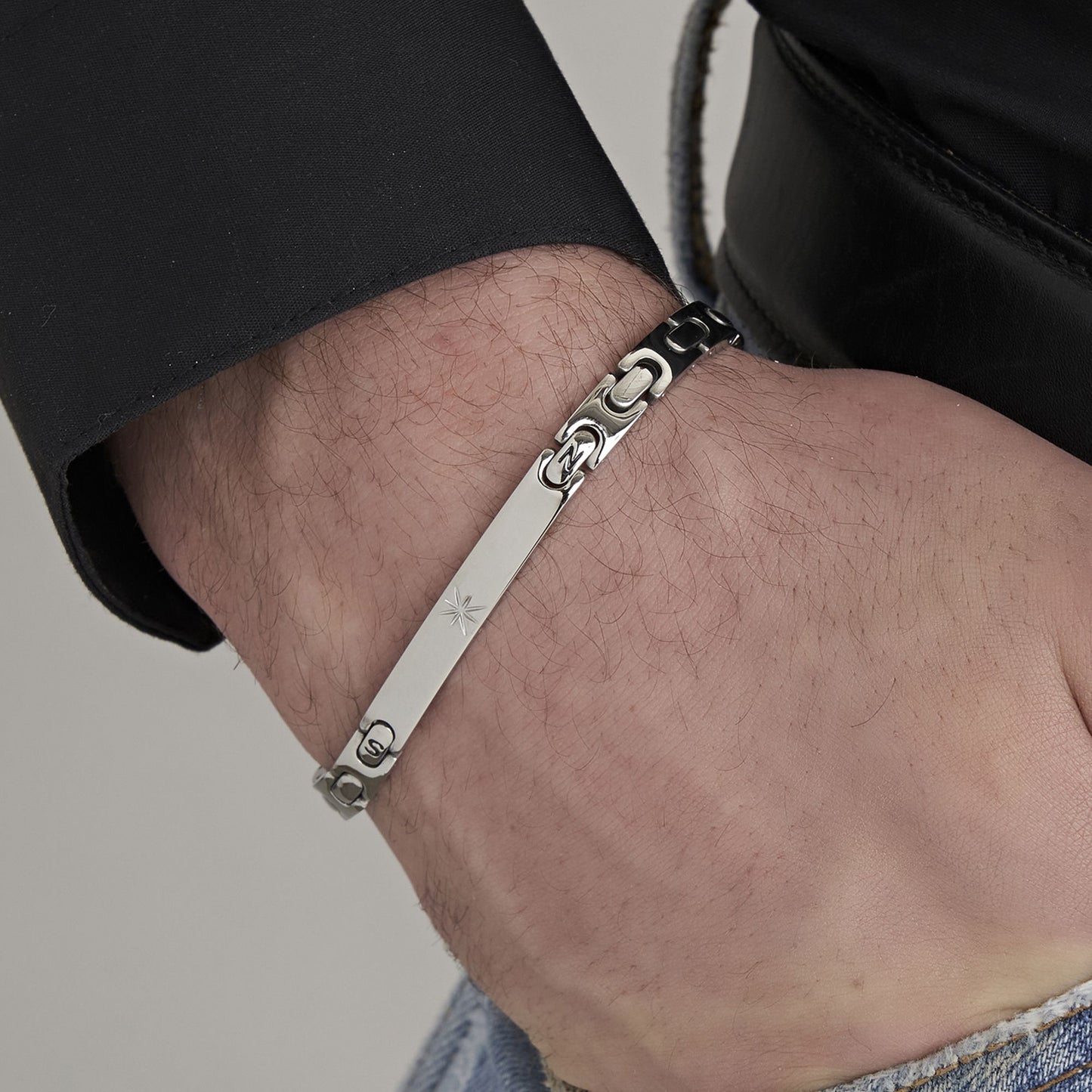 BRAZALETE DE ACERO WINDROSE PARA HOMBRE