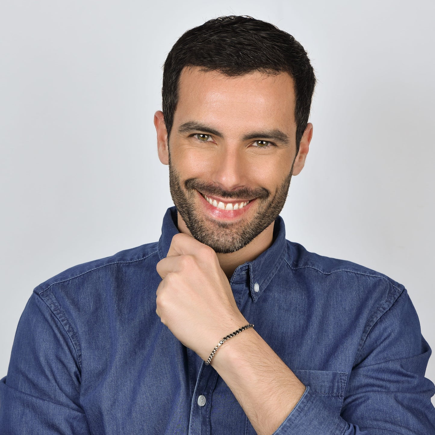 PULSERA DE ACERO PARA HOMBRE CON CRISTALES NEGROS