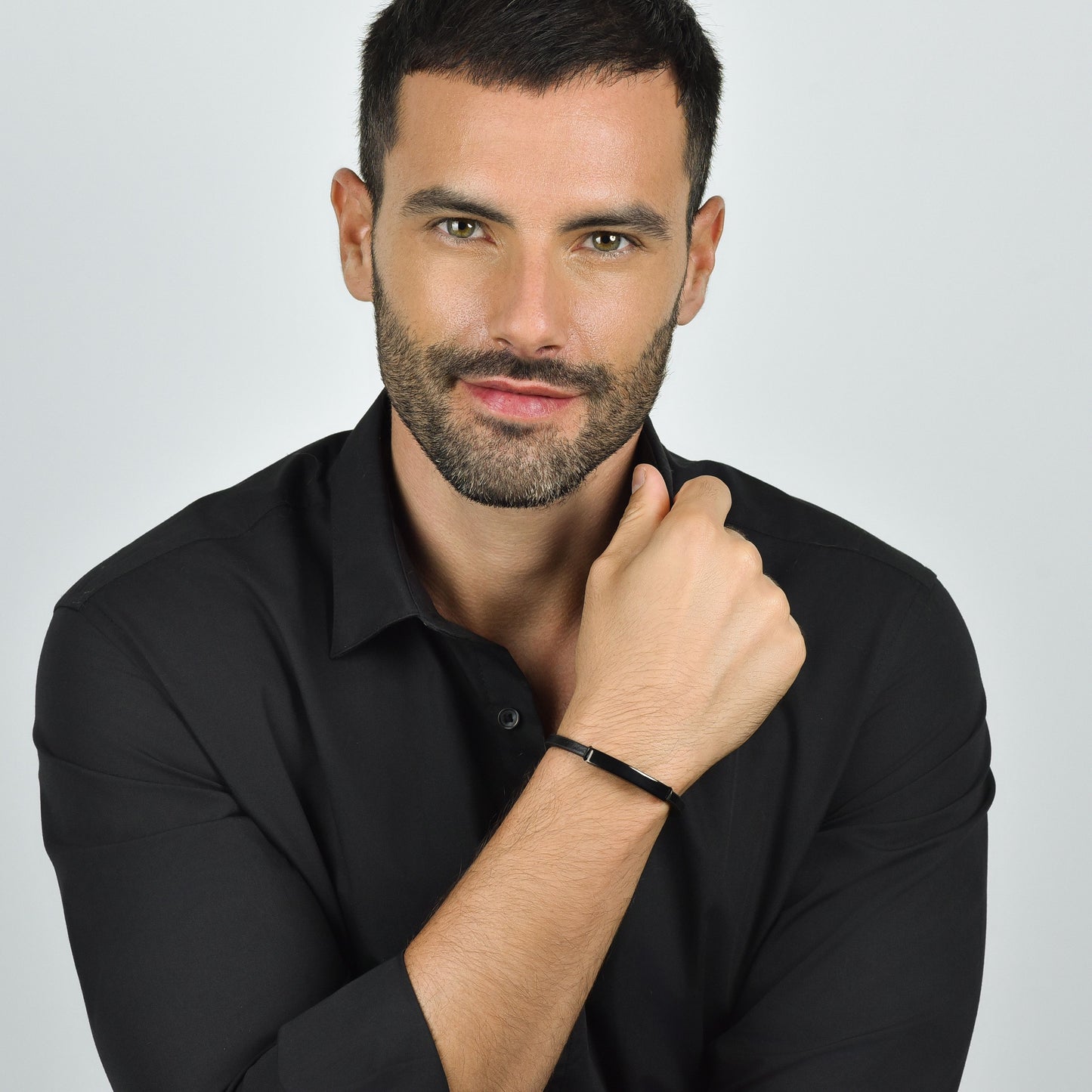 PULSERA DE CUERO PARA HOMBRE CON PLACA DE ACERO IP NEGRO