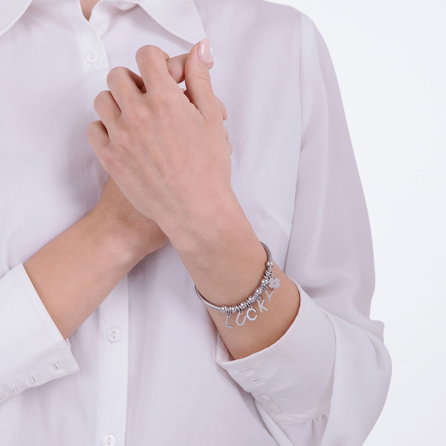 PULSERA DE ACERO CON AMULETOS DE LA SUERTE