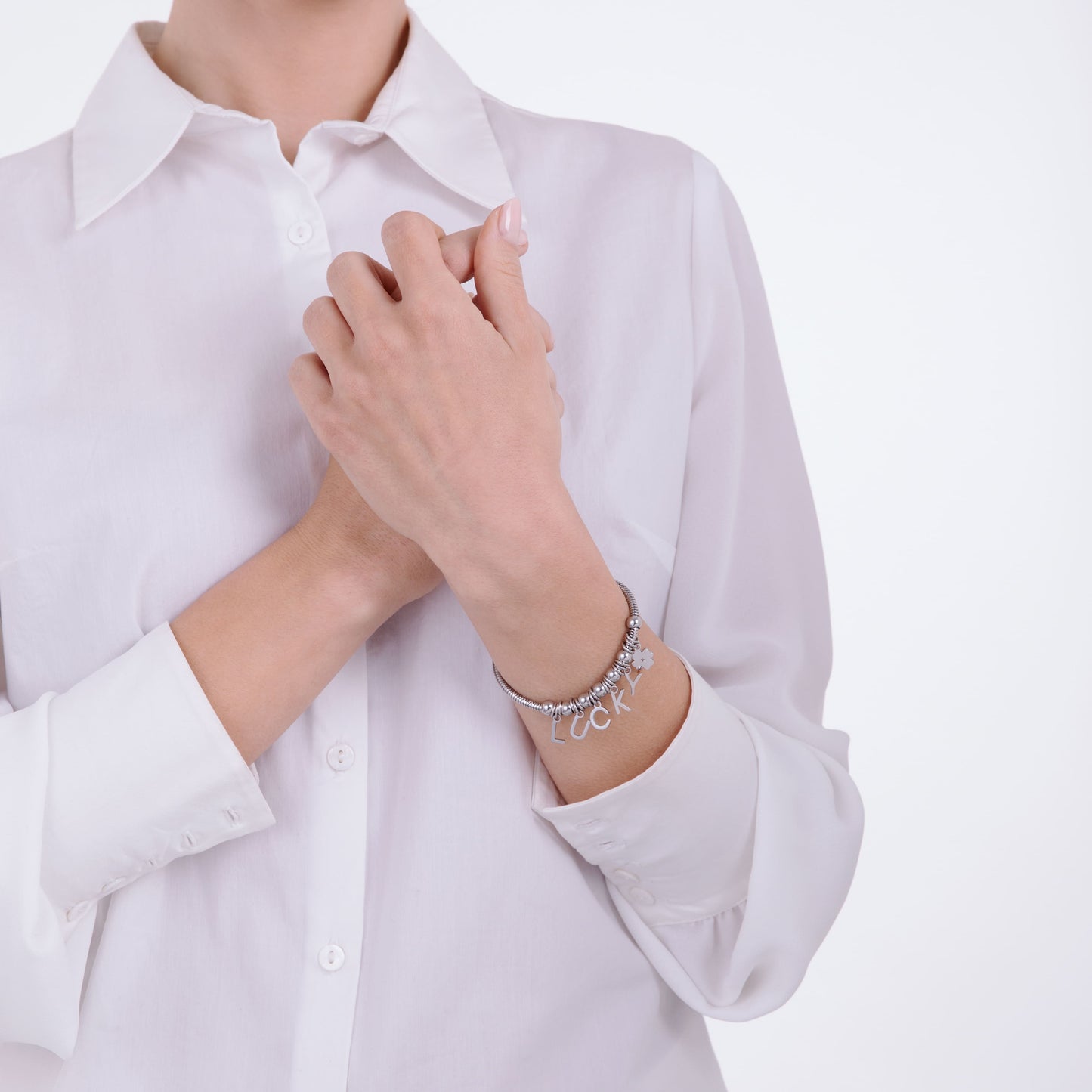 PULSERA DE ACERO CON AMULETOS DE LA SUERTE