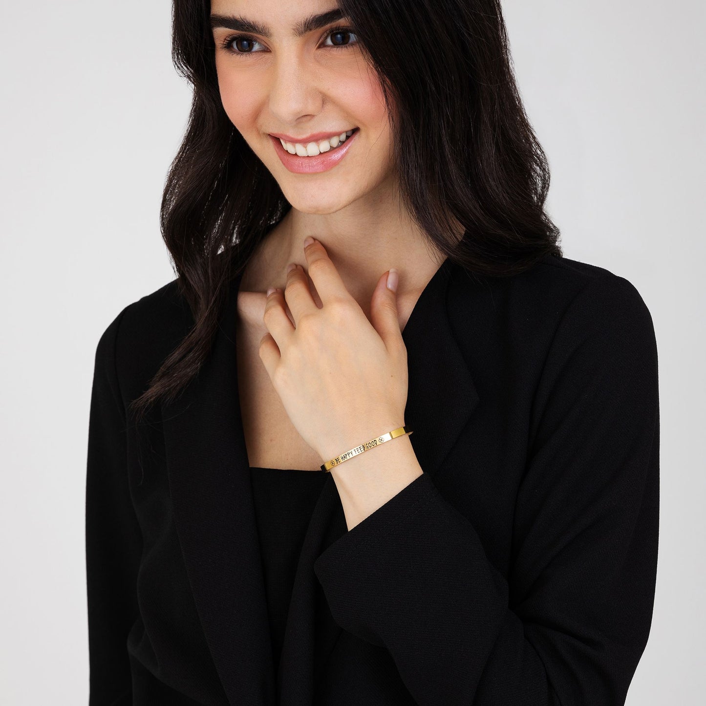 BE HAPPY FEEL GOOD PULSERA DE ACERO DORADO PARA MUJER