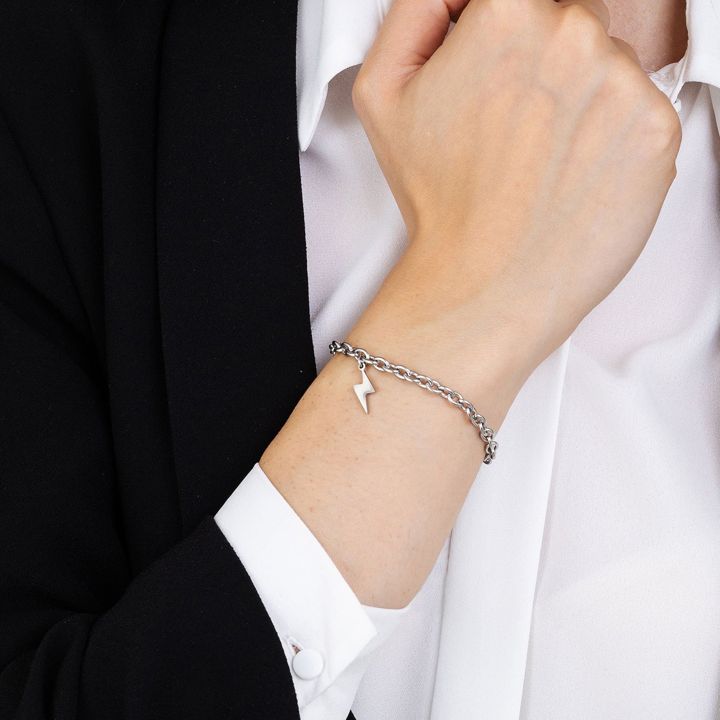 BRAZALETE DE ACERO RELÁMPAGO PARA MUJER