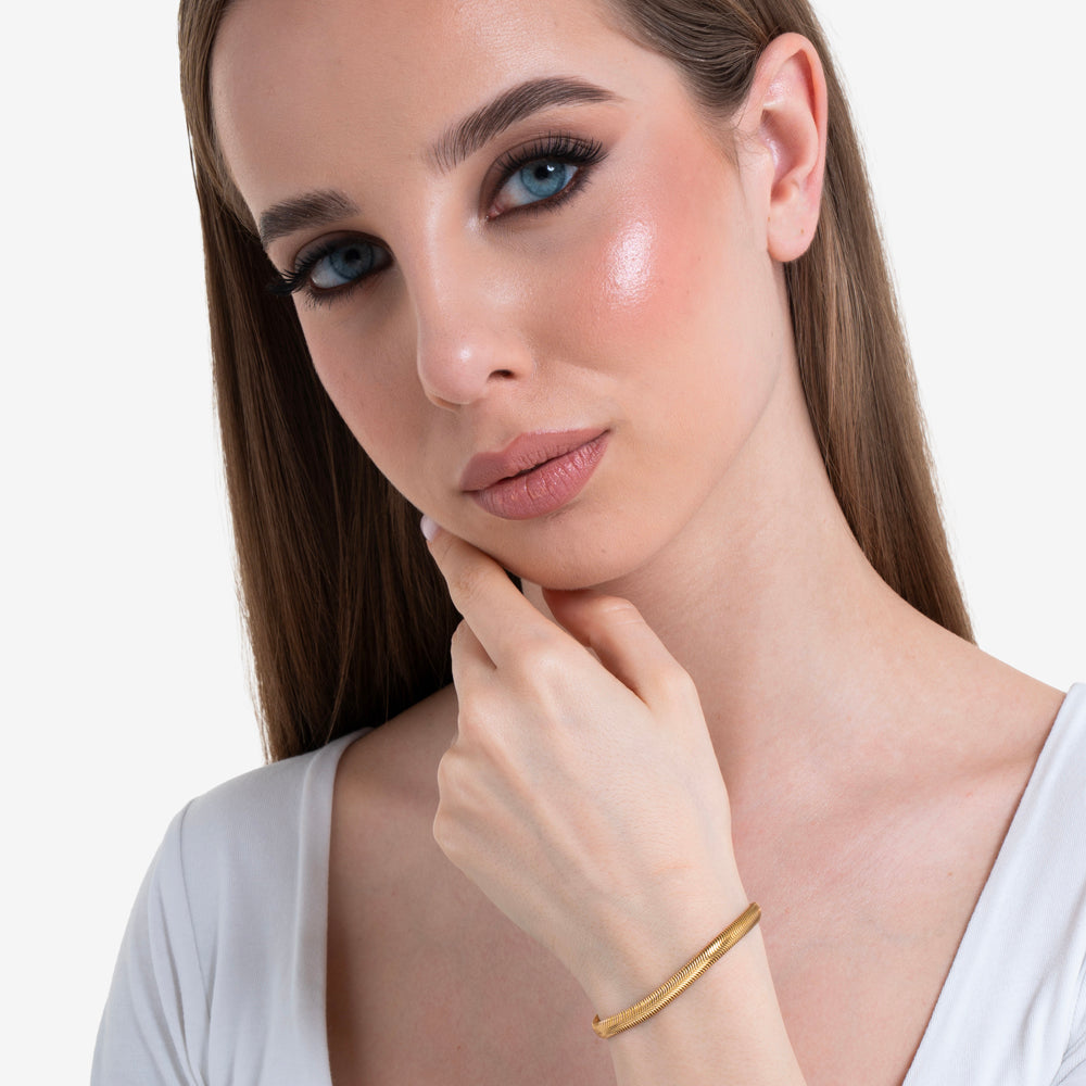 BRAZALETE DE ACERO DORADO PARA MUJER