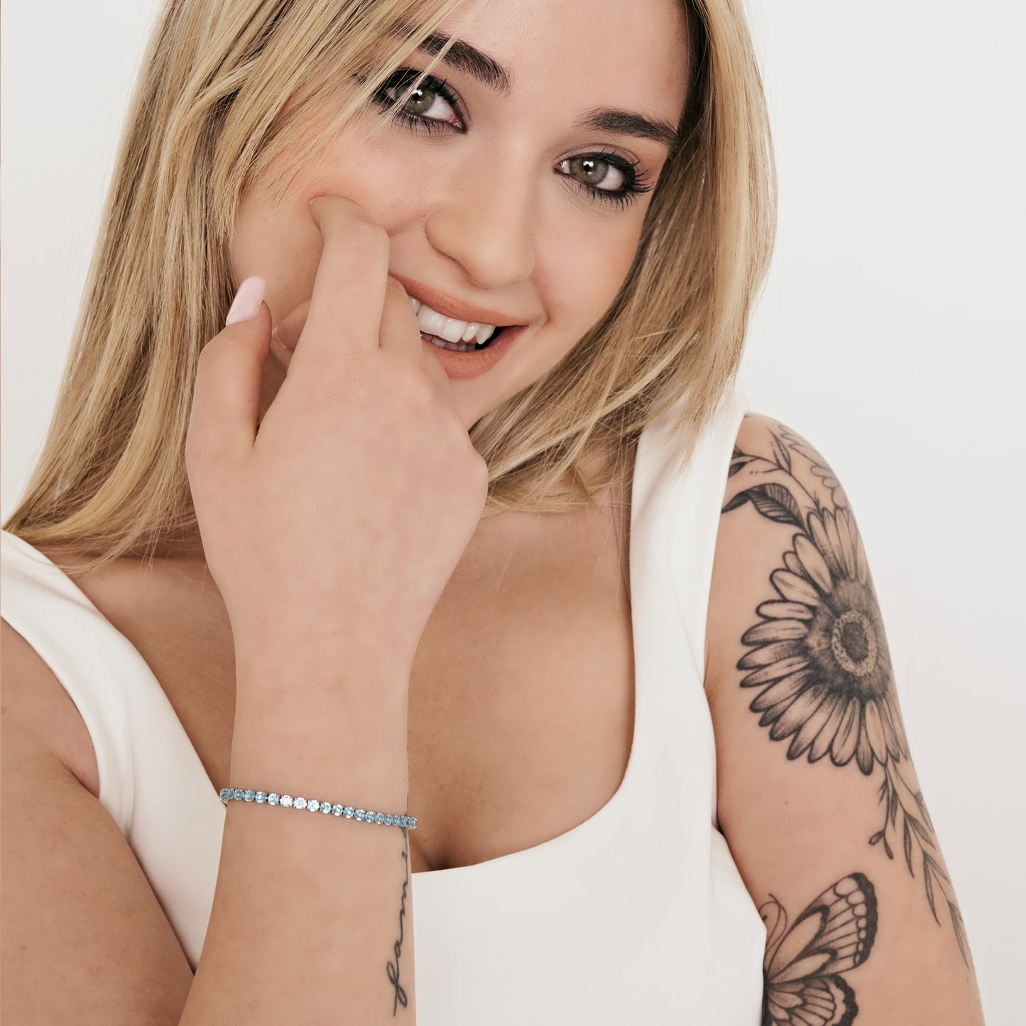 PULSERA DE TENIS DE ACERO PARA MUJER CON CRISTALES AZULES