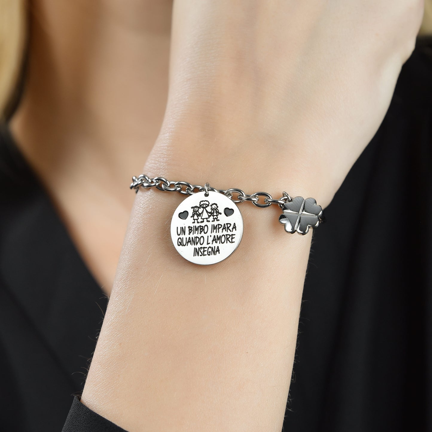 PULSERA DE ACERO PARA MUJER UN NIÑO APRENDE CUANDO EL AMOR ENSEÑA