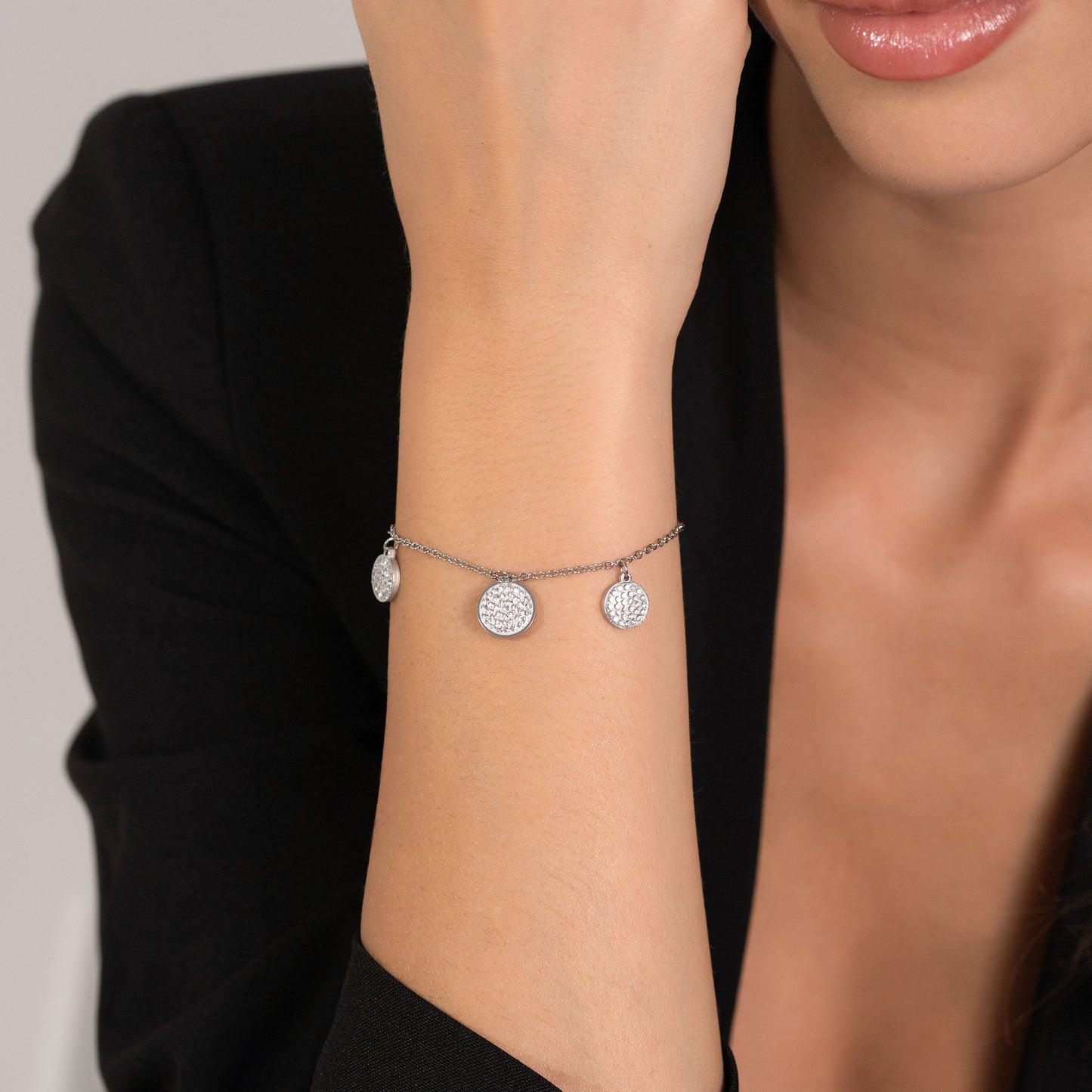 PULSERA DE ACERO PARA MUJER ELEMENTOS REDONDOS CON CRISTALES BLANCOS