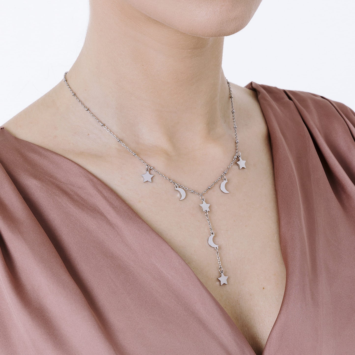 COLLAR DE ACERO CON ESTRELLAS Y LUNAS