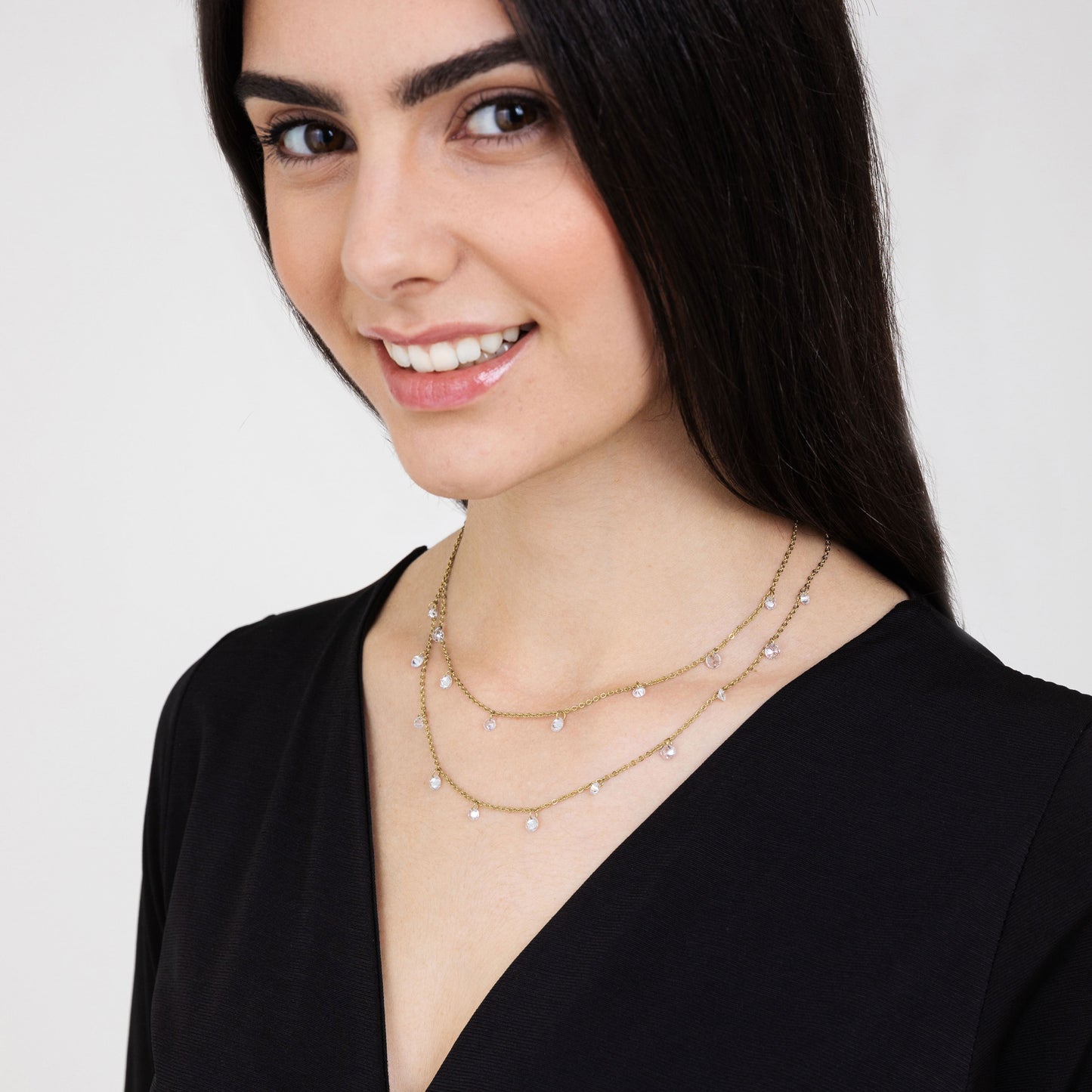 IP COLLAR DE ACERO DE VARIAS VUELTAS CON CRISTALES BLANCOS