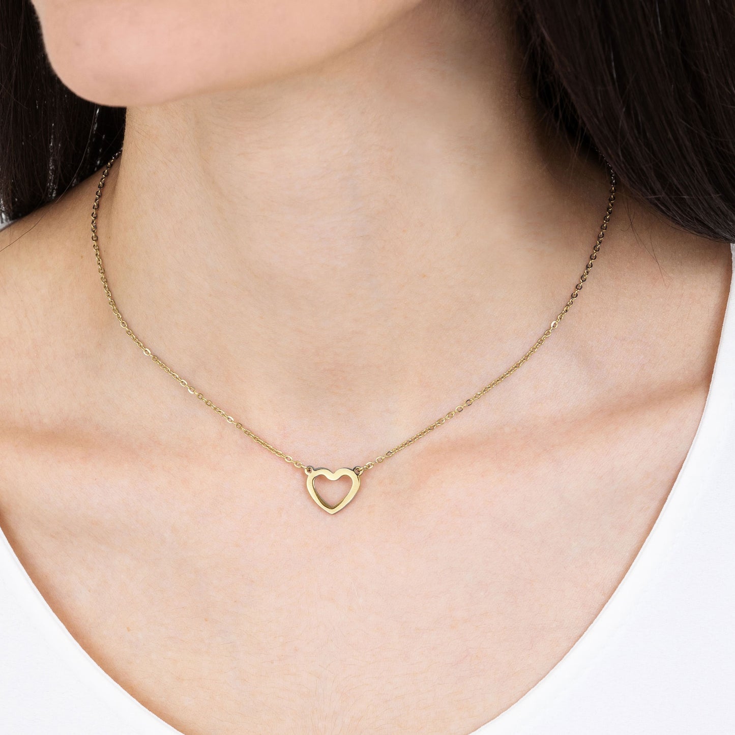 IP COLLAR DE ACERO DORADO PARA MUJER CON CORAZÓN DORADO