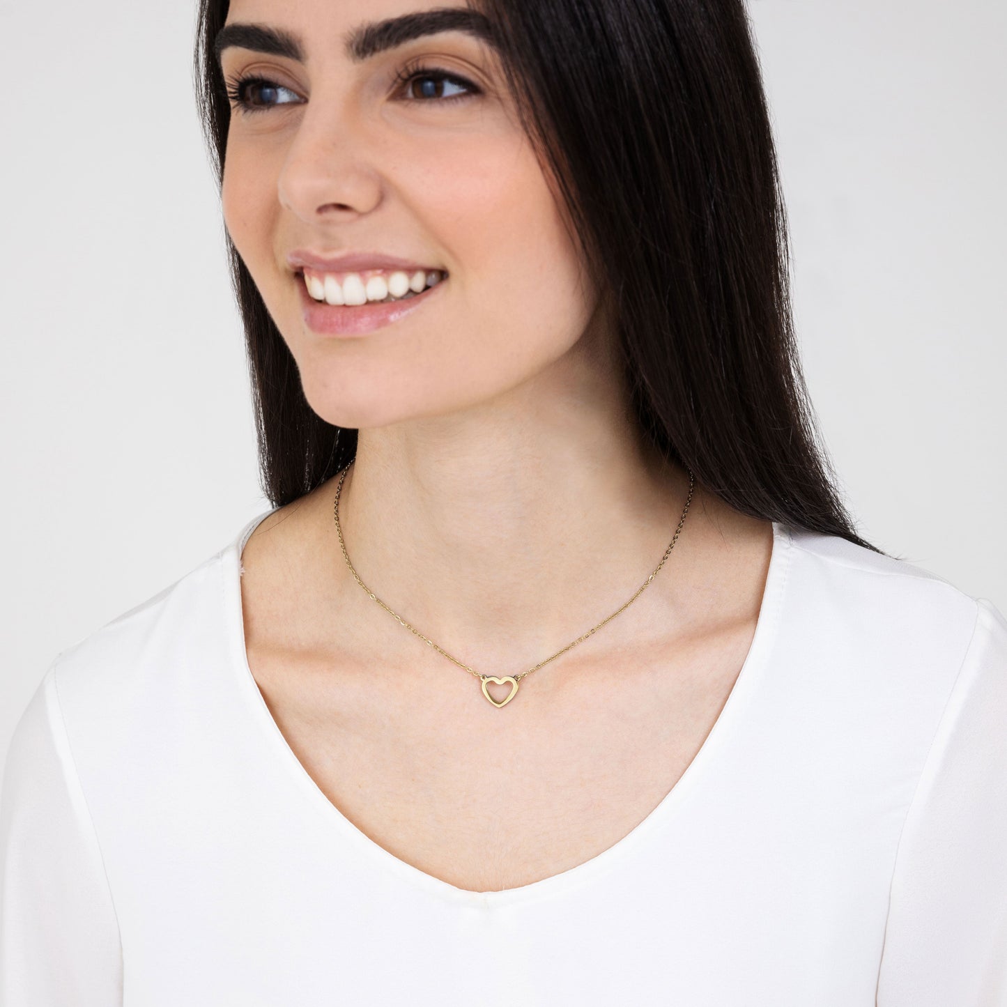 IP COLLAR DE ACERO DORADO PARA MUJER CON CORAZÓN DORADO