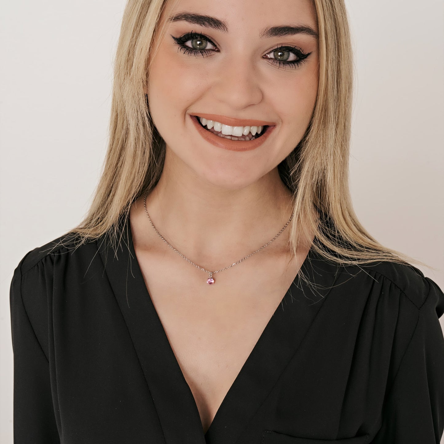 COLLAR DE ACERO PARA MUJER CON CRISTAL ROSA