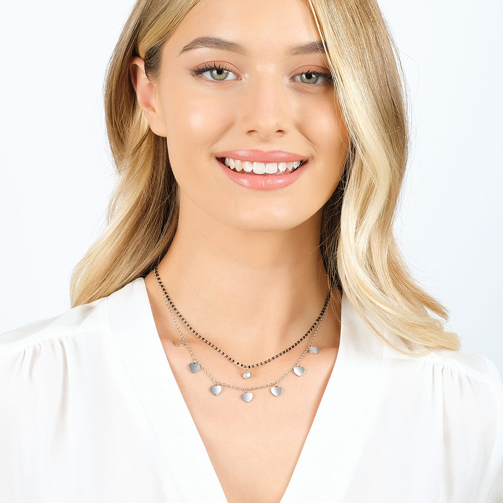 COLLAR DE ACERO PARA MUJER CON CORAZONES, ELEMENTOS IP NEGROS Y CRISTAL BLANCO