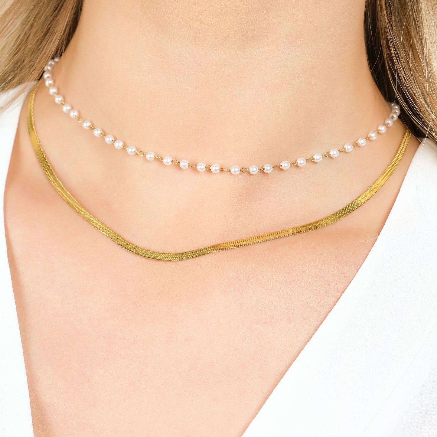 COLLAR DE ACERO PARA MUJER CON PERLAS BLANCAS