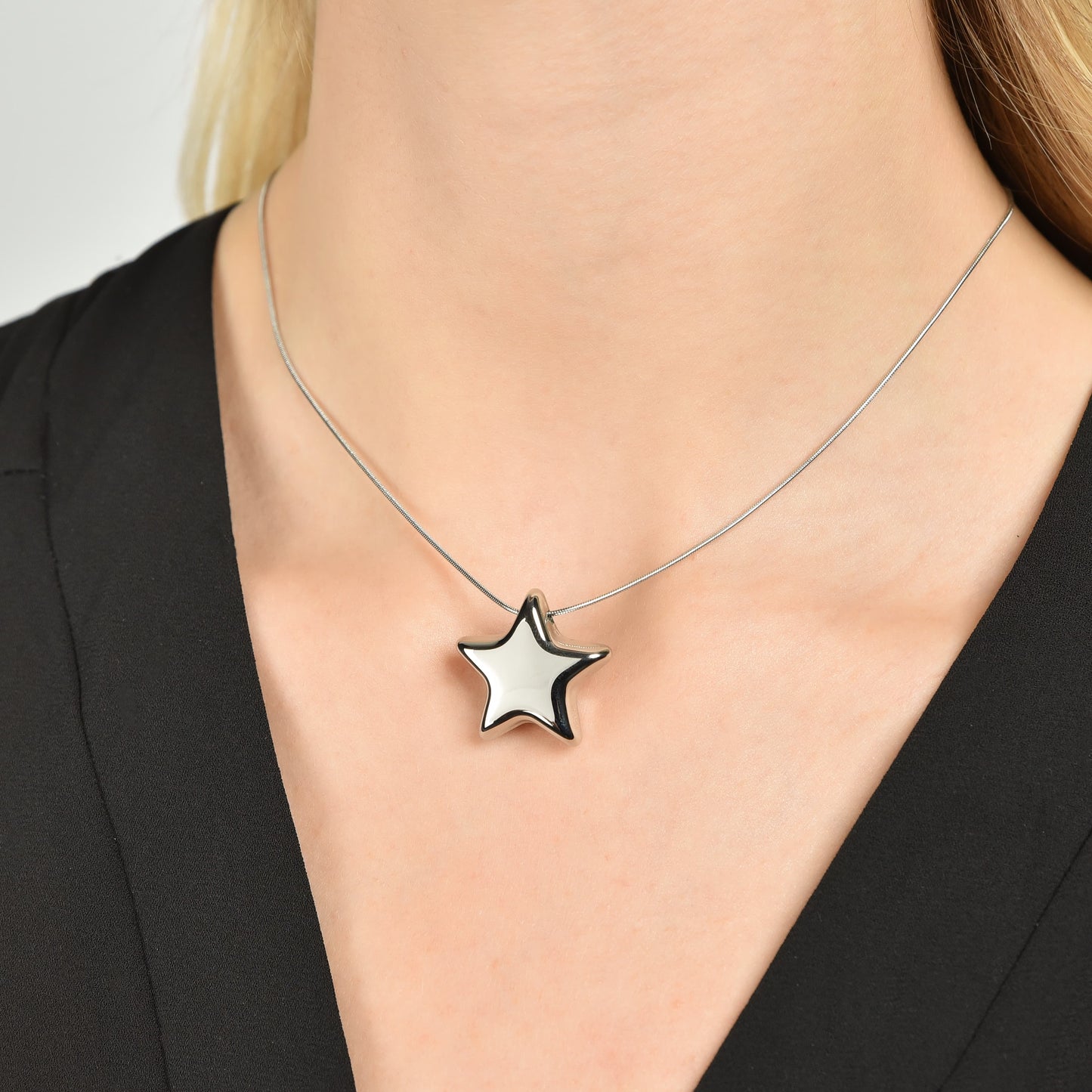COLLAR DE ACERO PARA MUJER CON ESTRELLA COMPLETA
