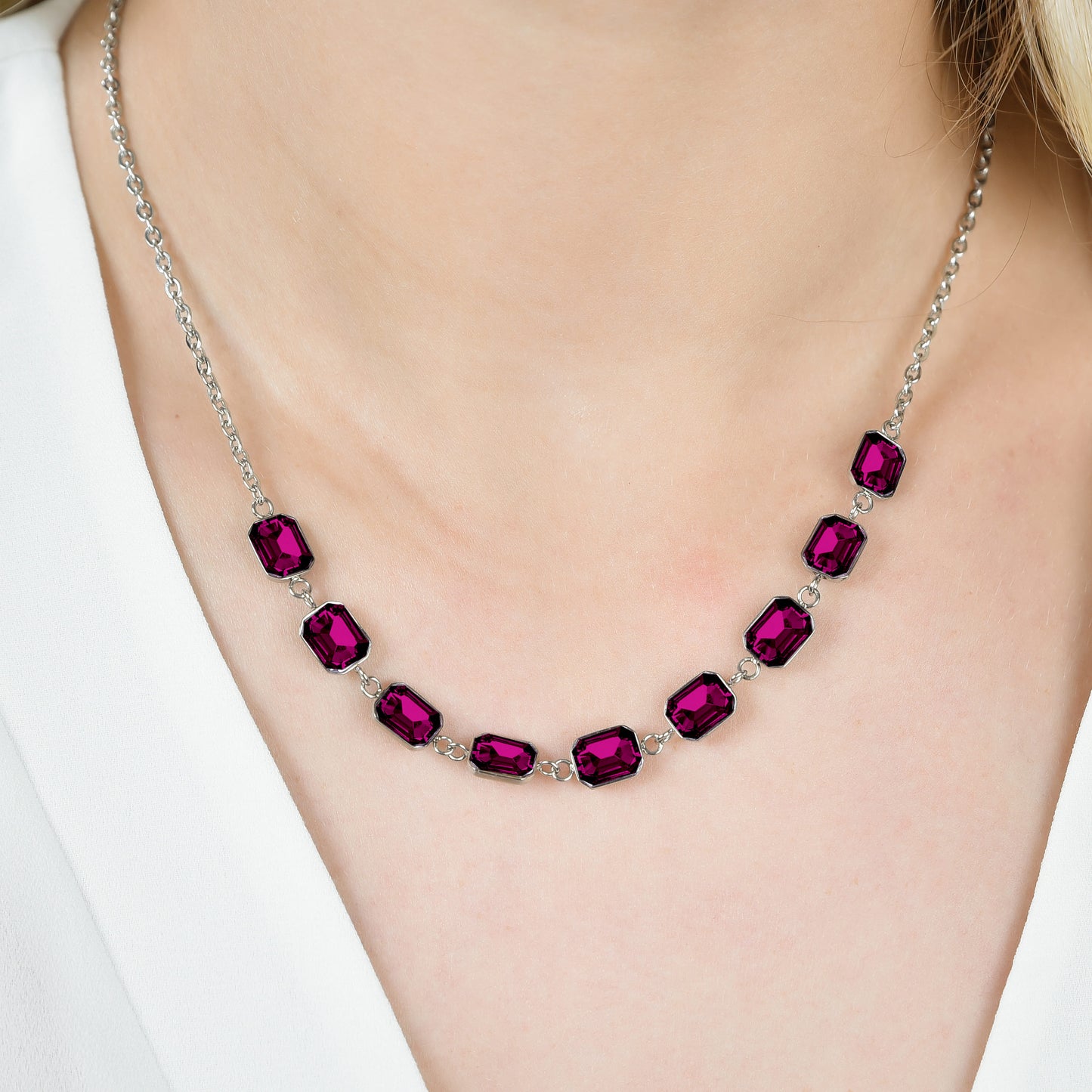 COLLAR DE ACERO PARA MUJER CON CRISTALES FUCSIA