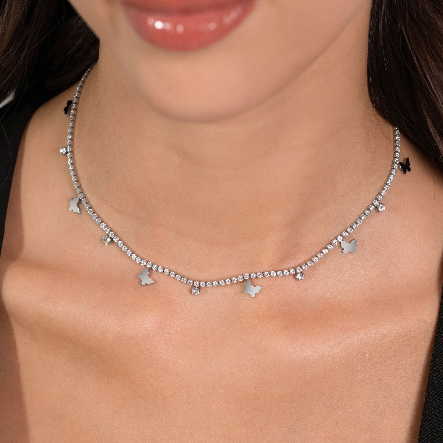 COLLAR DE TENIS DE ACERO PARA MUJER CON CRISTALES BLANCOS Y MARIPOSAS