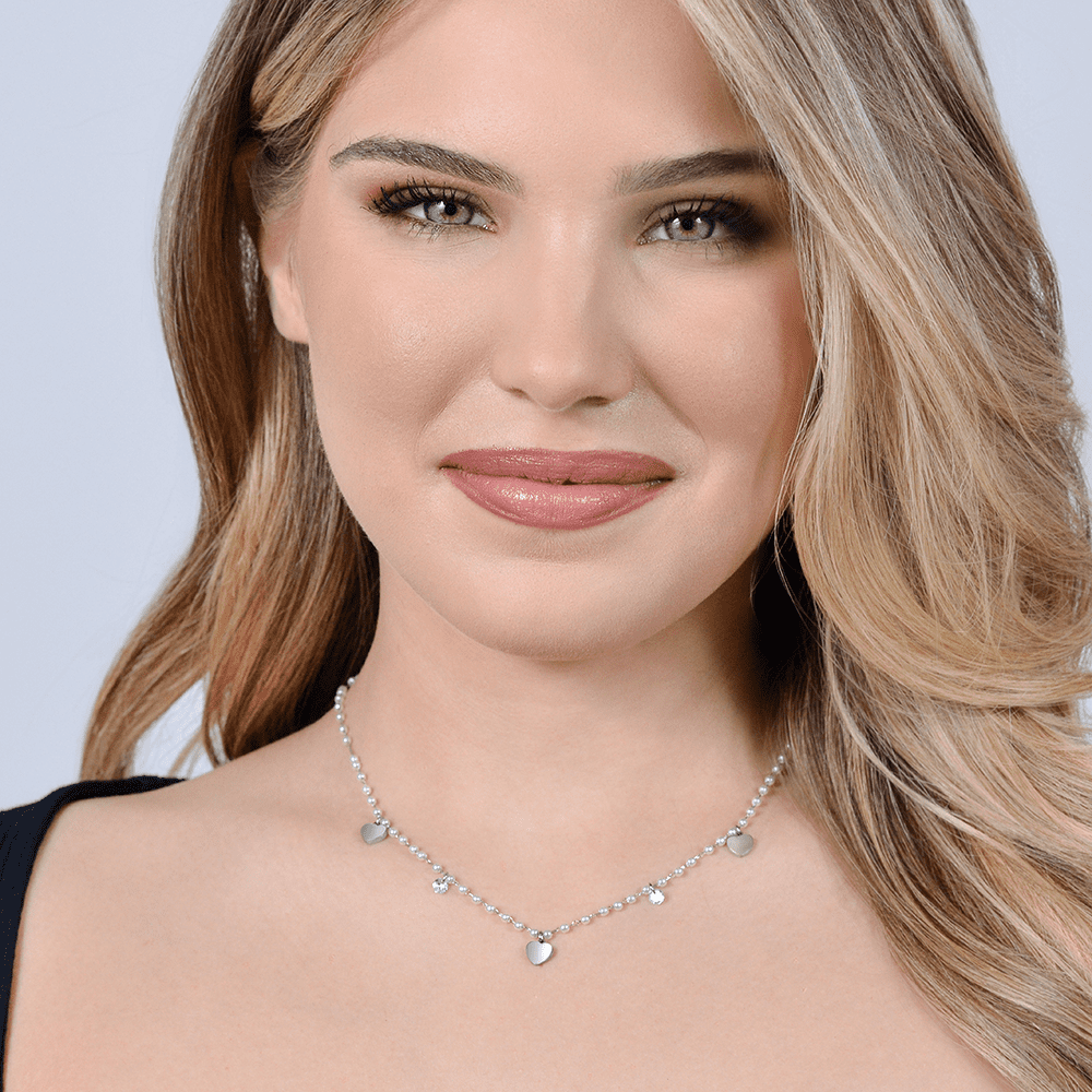 COLLAR DE PERLAS DE ACERO CON CORAZONES