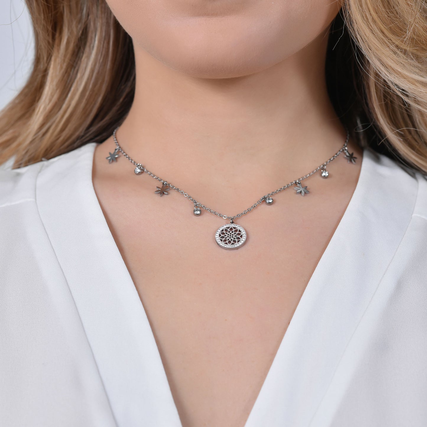 COLLAR DE ACERO FLOR DE LA VIDA