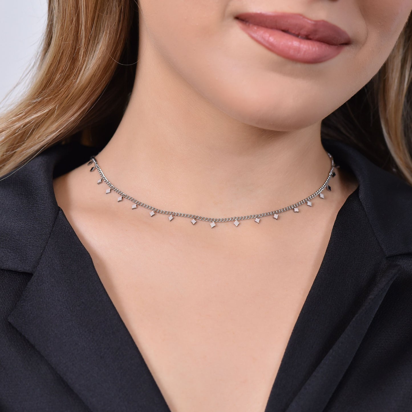 COLLAR DE ACERO CON ROMBOS PARA MUJER