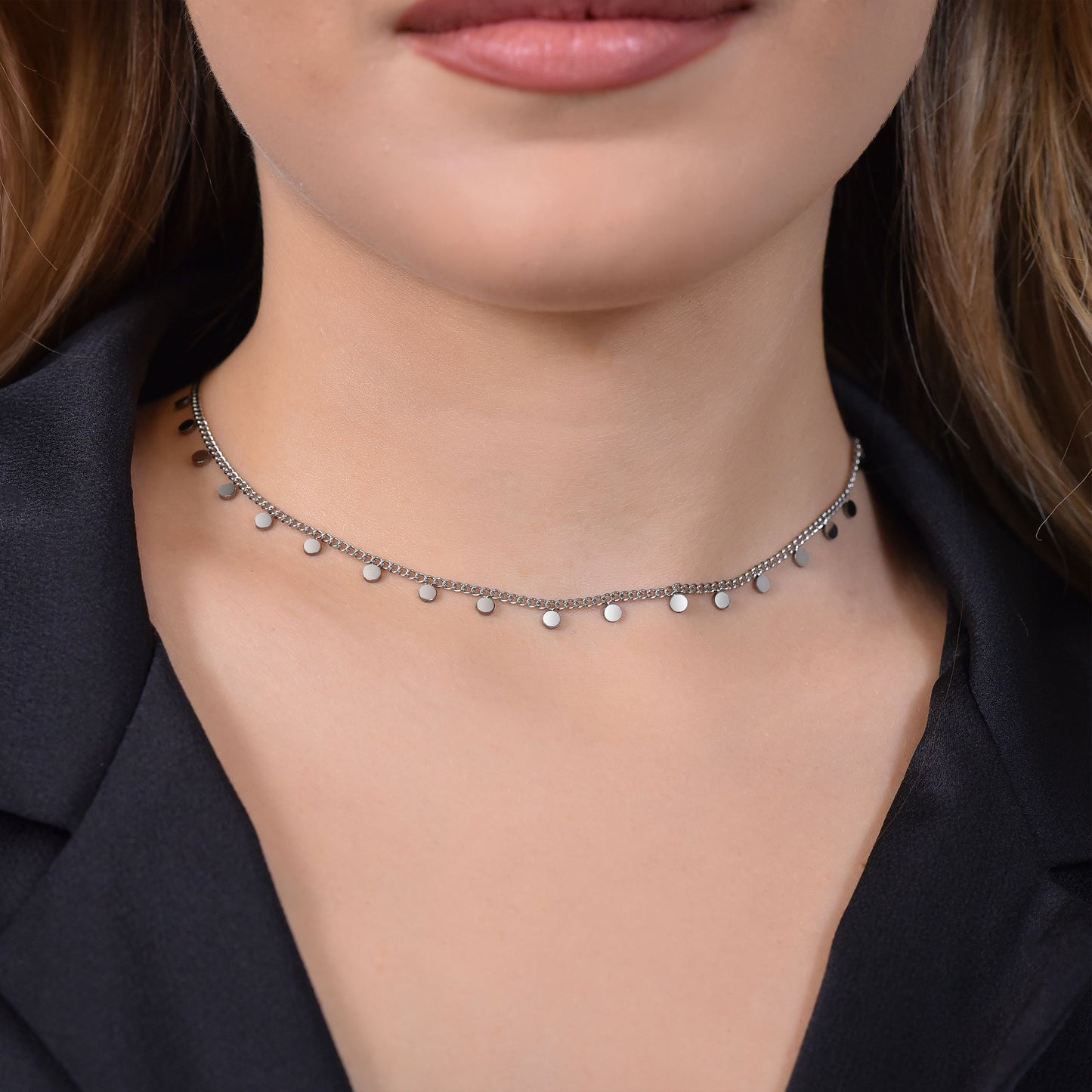 COLLAR DE ACERO PARA MUJER CON CÍRCULOS