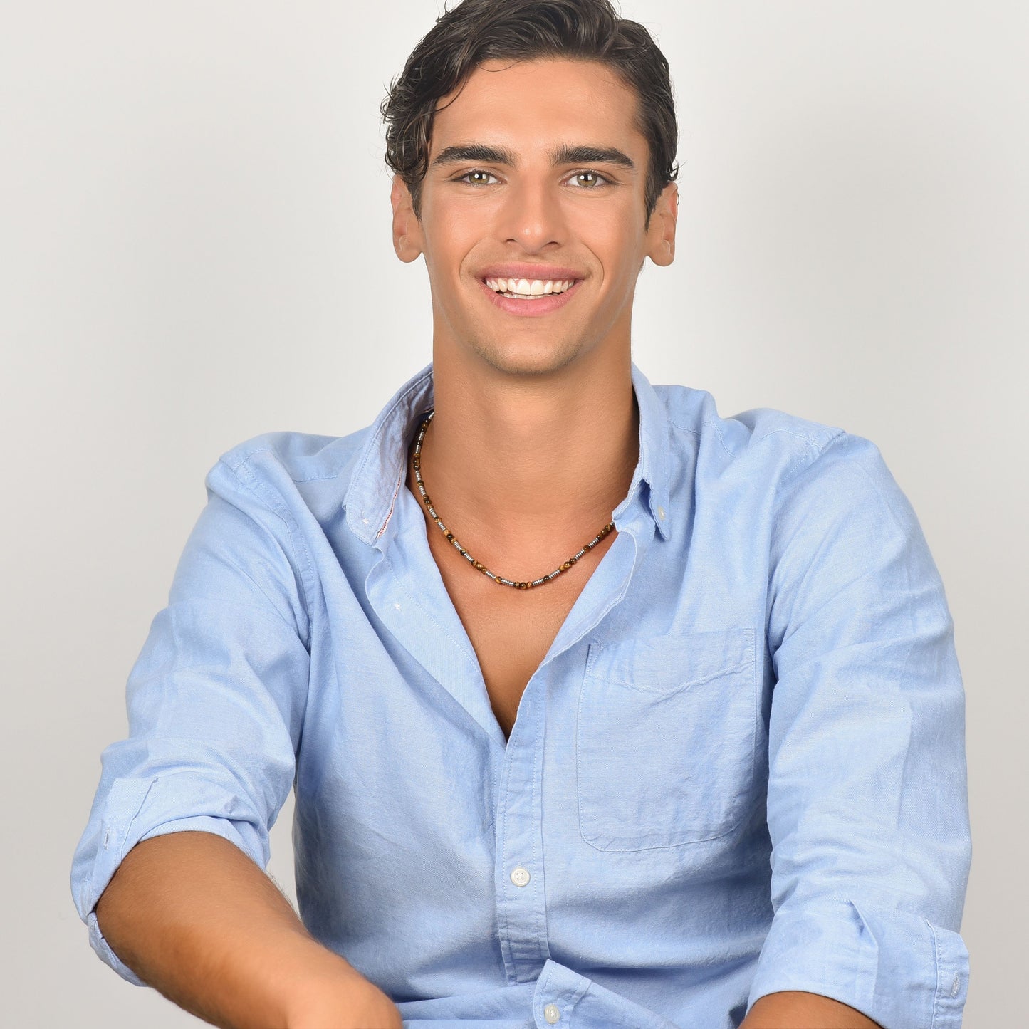 COLLAR DE ACERO PARA HOMBRE CON PIEDRAS DE OJO DE TIGRE Y ELEMENTOS DE ACERO