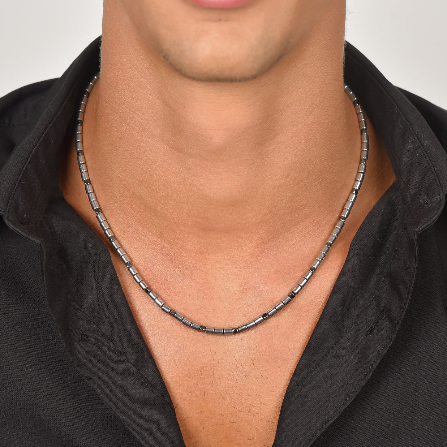 COLLAR DE HOMBRE DE ACERO CON PLATA Y HEMATITA NEGRA