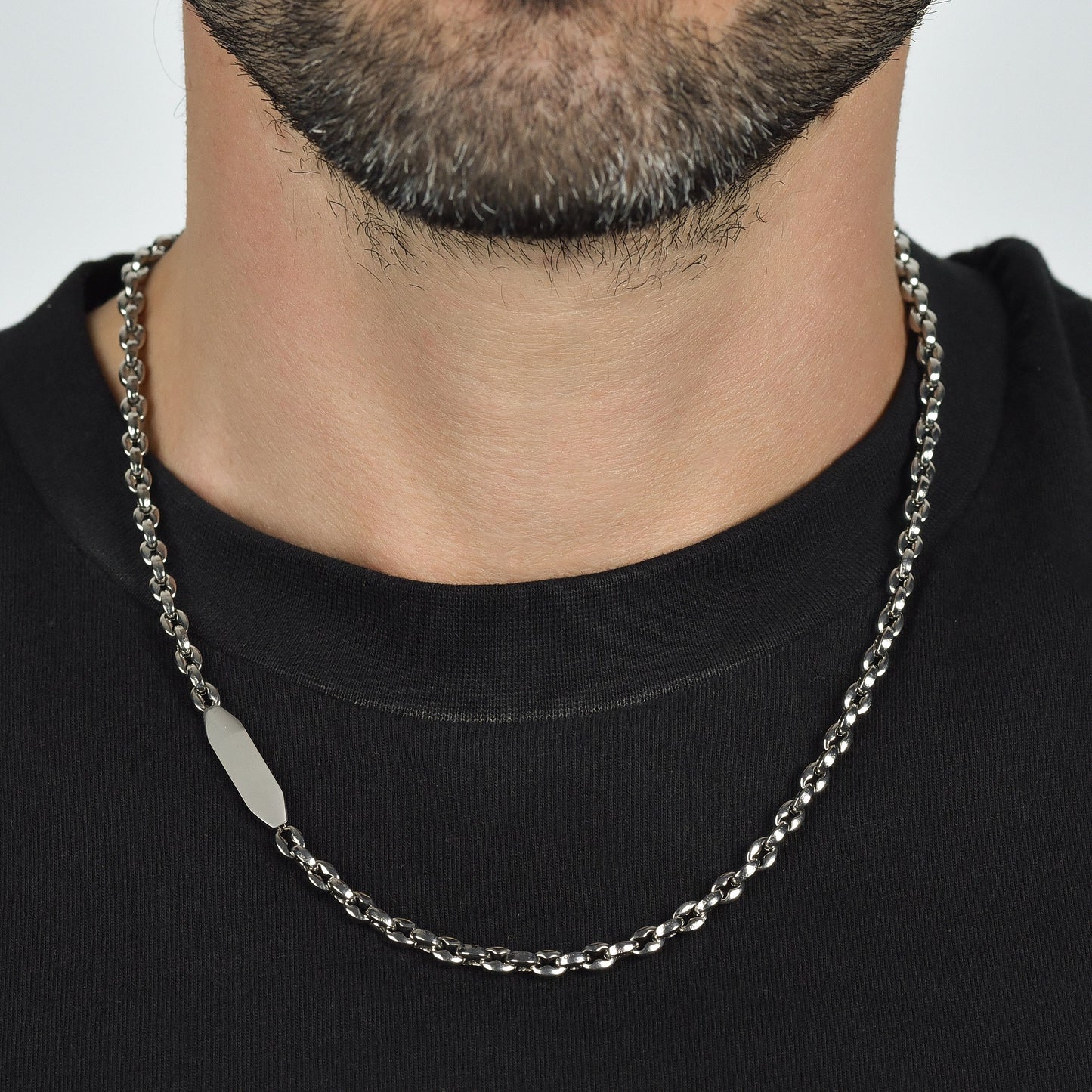 COLLAR DE ACERO PARA HOMBRES CON ELEMENTO
