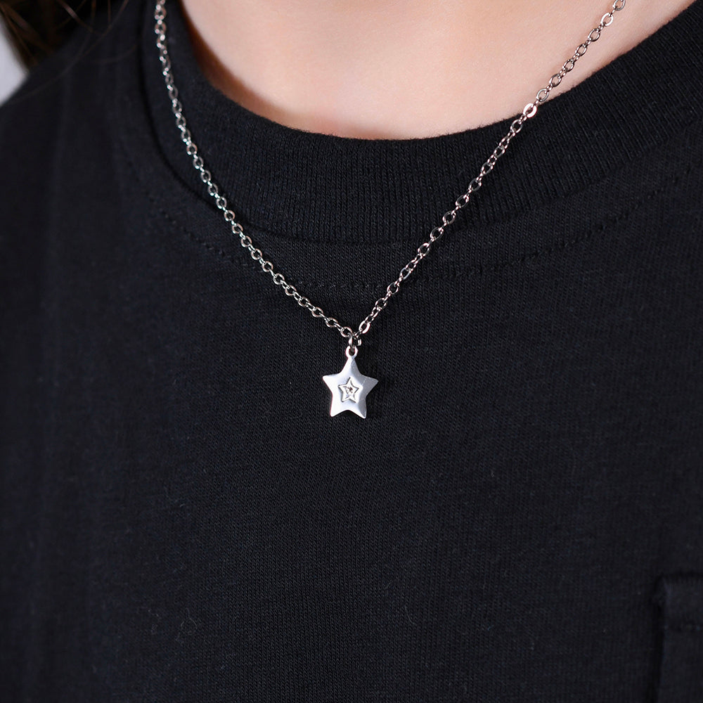 COLLAR DE ACERO PARA NIÑA CON ESTRELLA