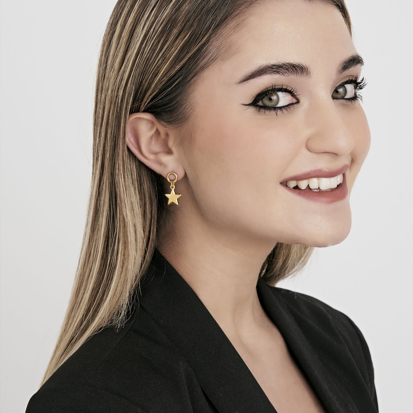 PENDIENTES DE MUJER IP DE ACERO DORADO CON ESTRELLA