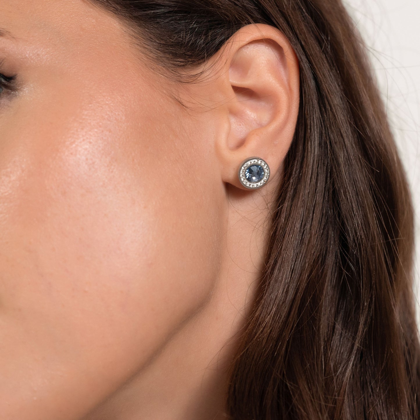 PENDIENTES DE ACERO PARA MUJER CON ELEMENTOS DE AGUAMARINA Y CRISTAL BLANCO