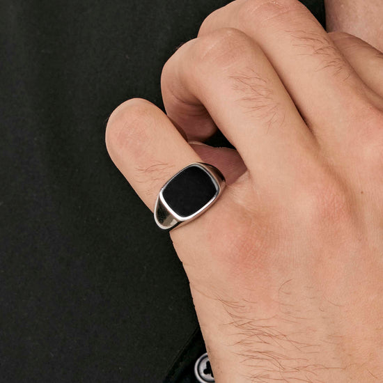 ANILLO DE SELLO DE ACERO Y IP NEGRO PARA HOMBRE