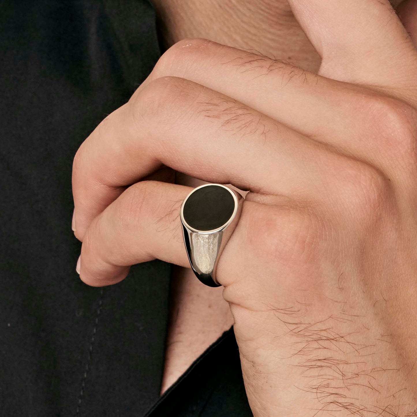 ANILLO DE SELLO DE ACERO Y IP NEGRO PARA HOMBRE