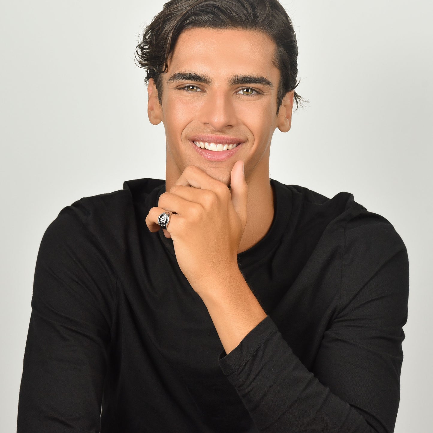 ANILLO DE HOMBRE DE ACERO CON CORONA Y ESMALTE NEGRO