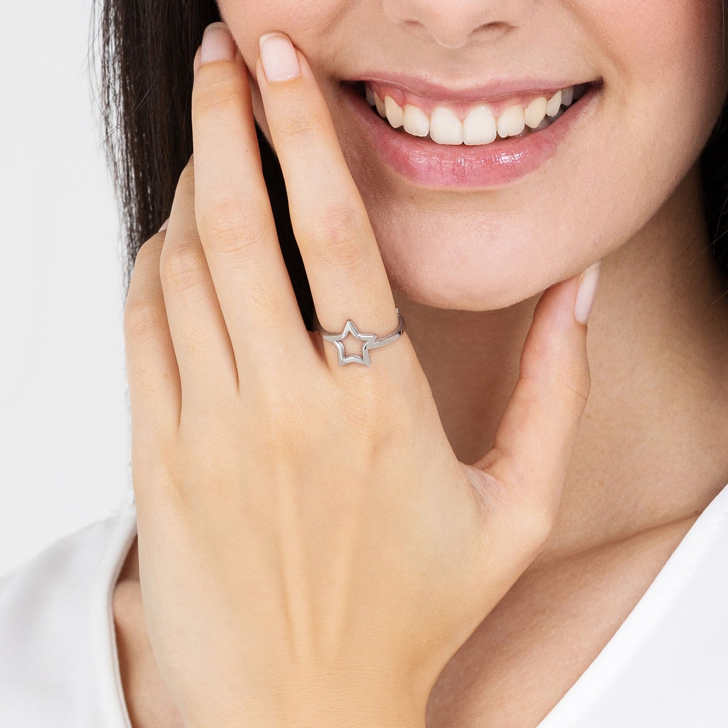 ANILLO DE ACERO PARA MUJER CON ESTRELLA HUECA