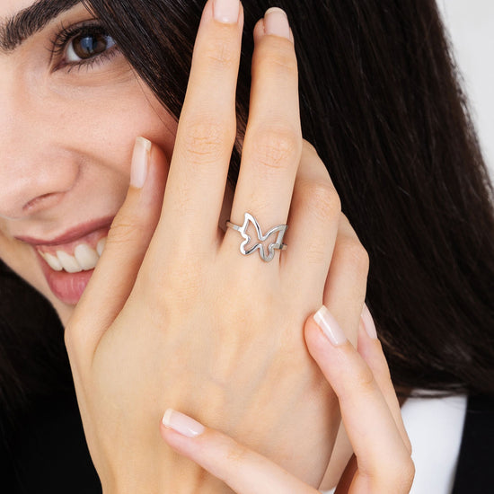 ANILLO DE ACERO PARA MUJER CON MARIPOSA