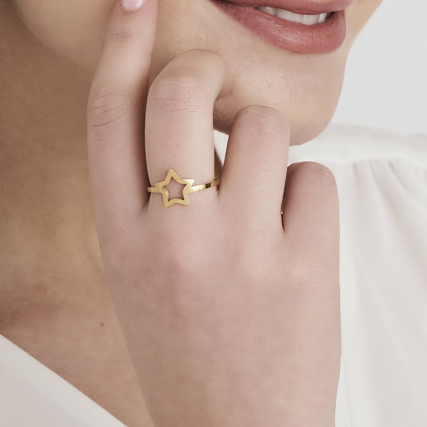 ANILLO DE ACERO DE ORO IP PARA MUJER CON ESTRELLA