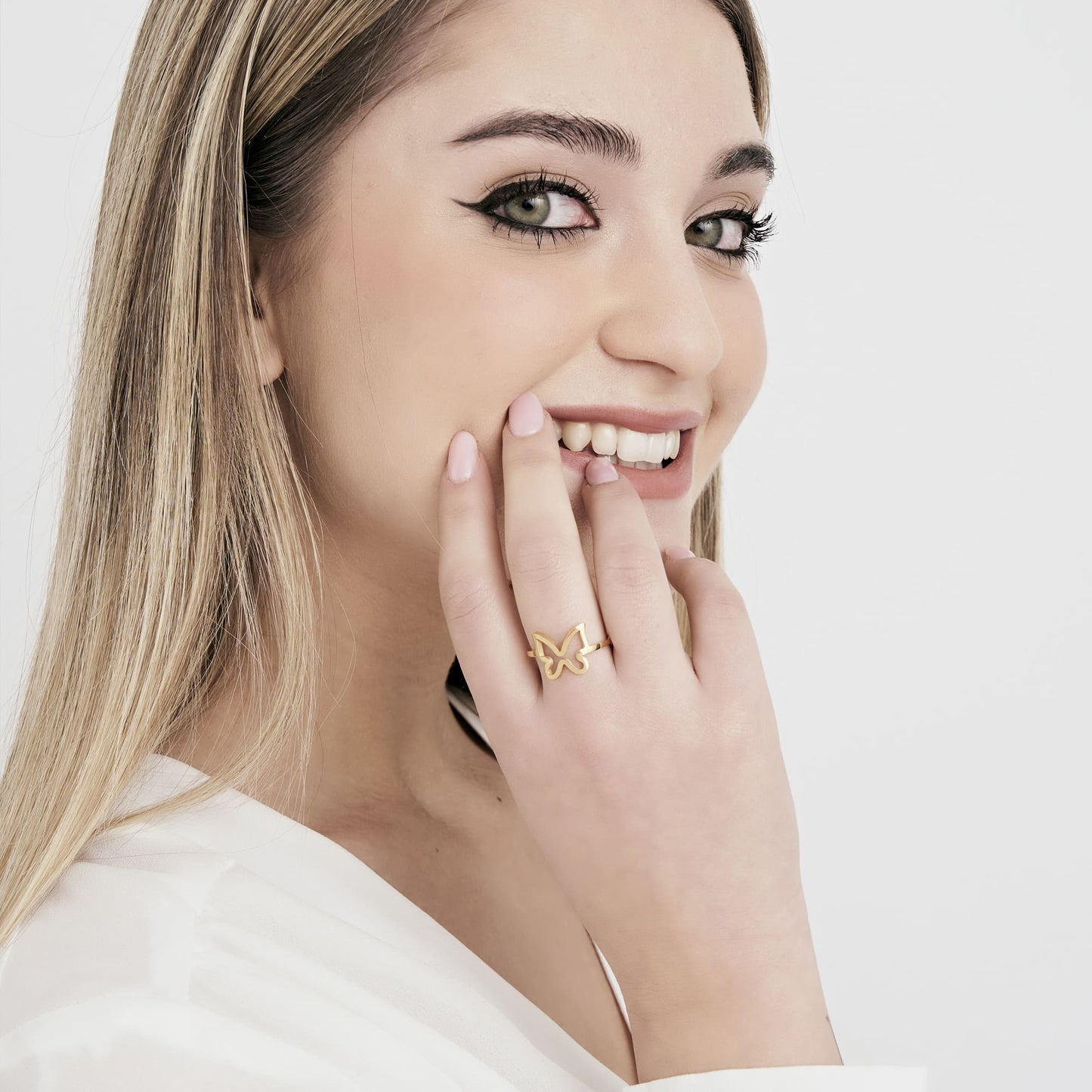 ANILLO DE ACERO IP DE MUJER CON MARIPOSA