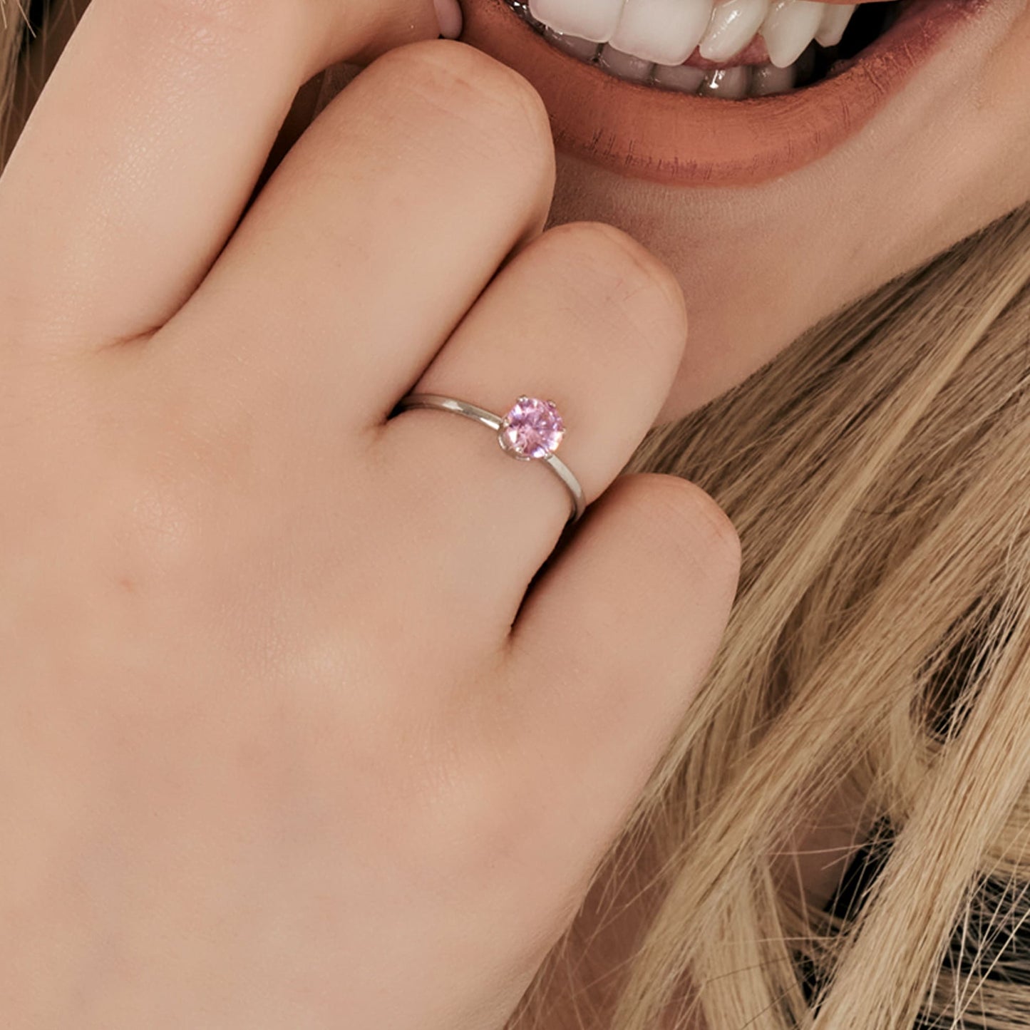 ANILLO SOLITARIO DE ACERO PARA MUJER CON CRISTAL ROSA