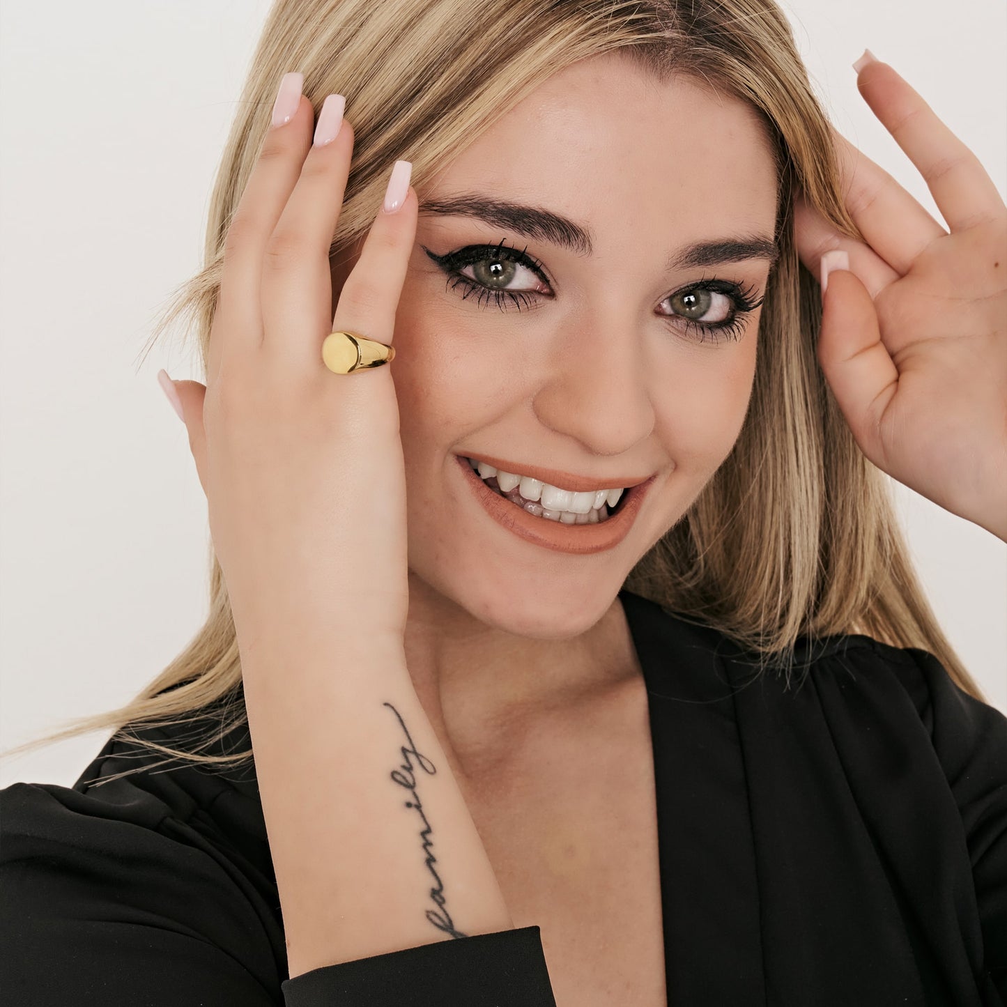 ANILLO DE SELLO DE ACERO DE ORO IP PARA MUJER