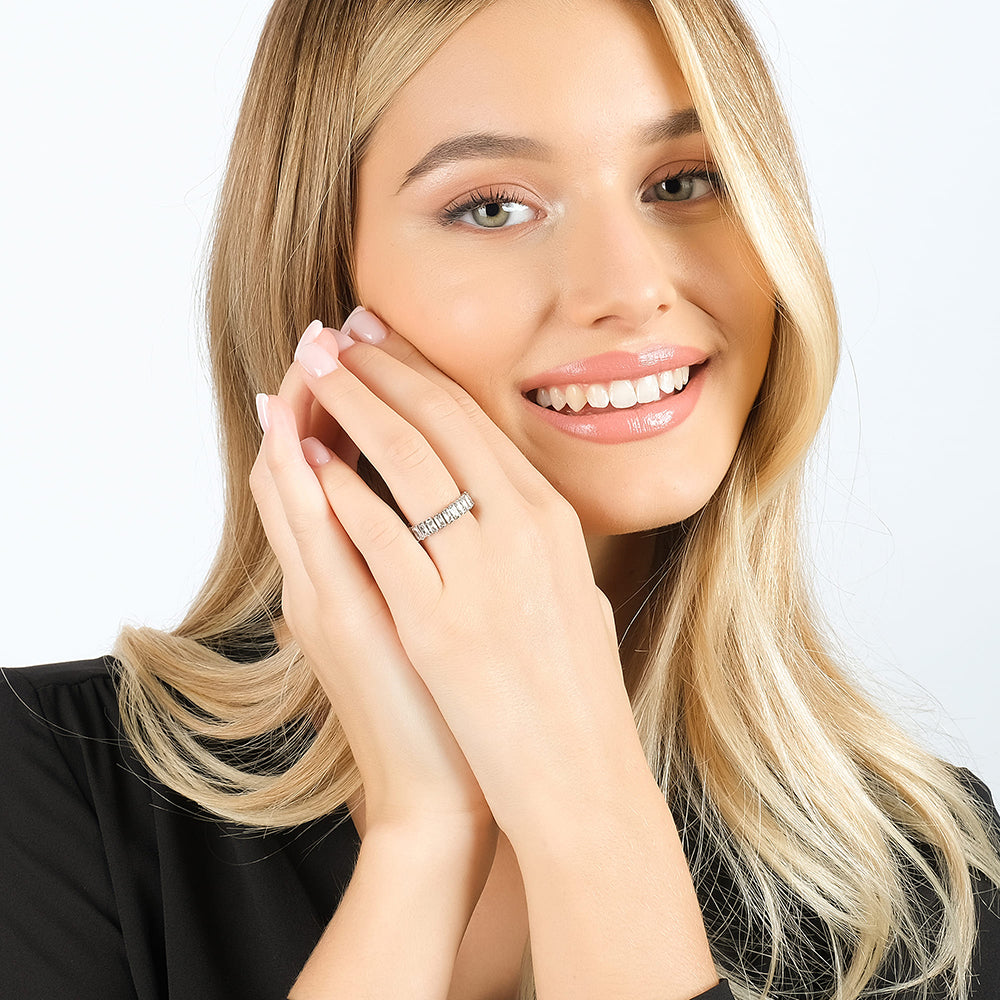 ANILLO ABIERTO DE ACERO PARA MUJER CON CRISTALES BLANCOS