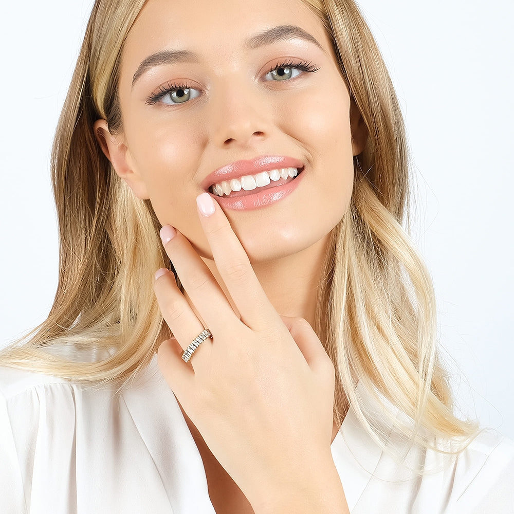 ANILLO DE ACERO DE ORO ABIERTO PARA MUJER CON CRISTALES BLANCOS