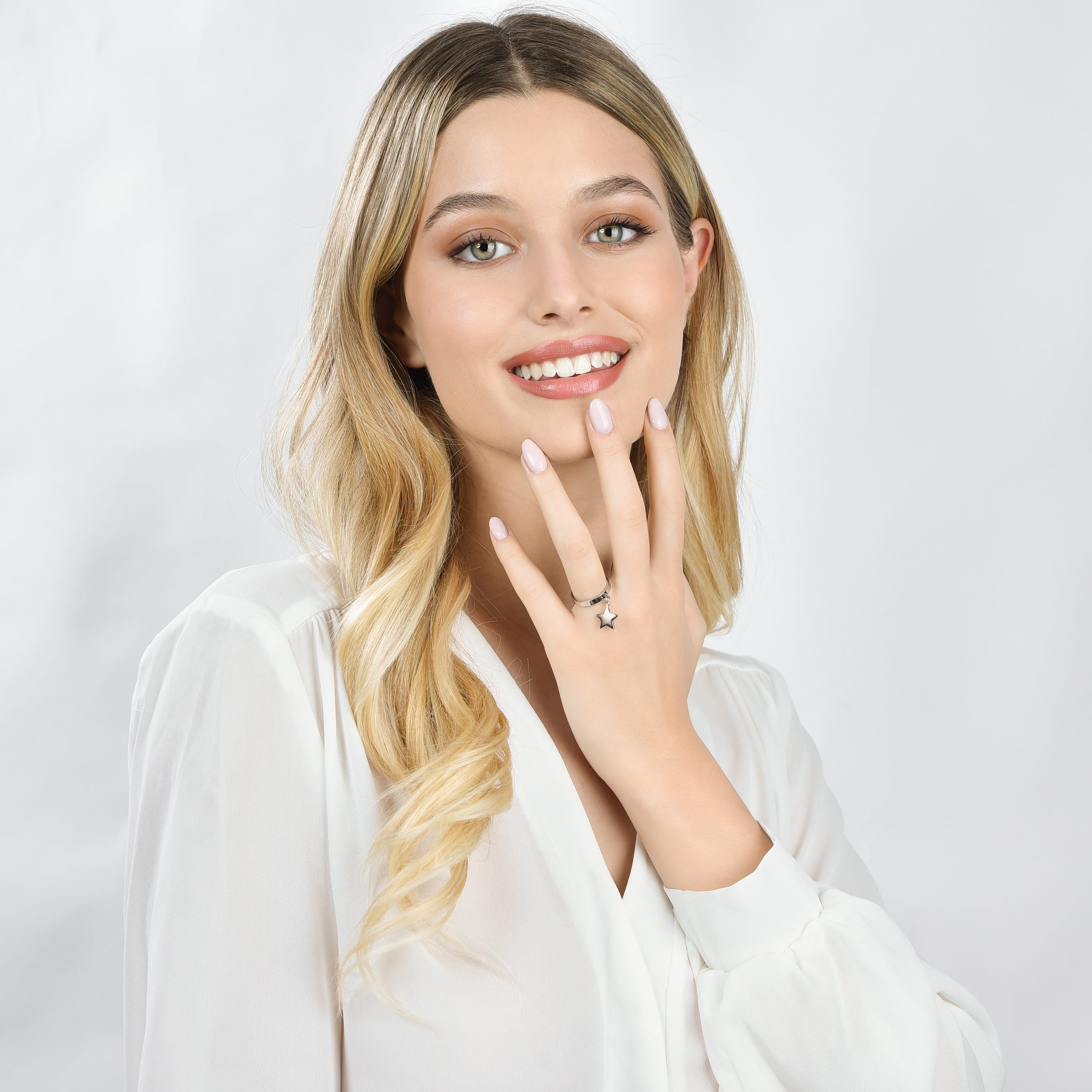 ANILLO DE ACERO PARA MUJERES CON ESTRELLA