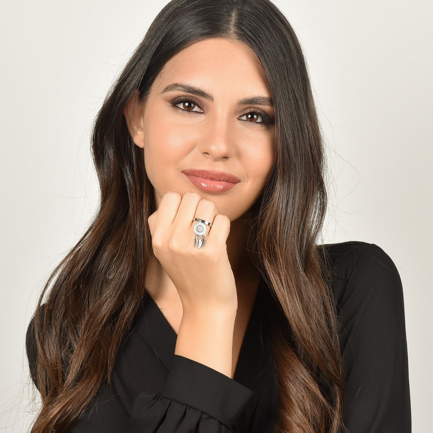 MUJER ANILLO ATRAPASUEÑOS DE ACERO CON CRISTALES BLANCOS