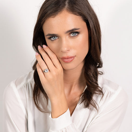 ANILLO DE ACERO PARA MUJER ELEMENTO DE CRISTAL BLANCO